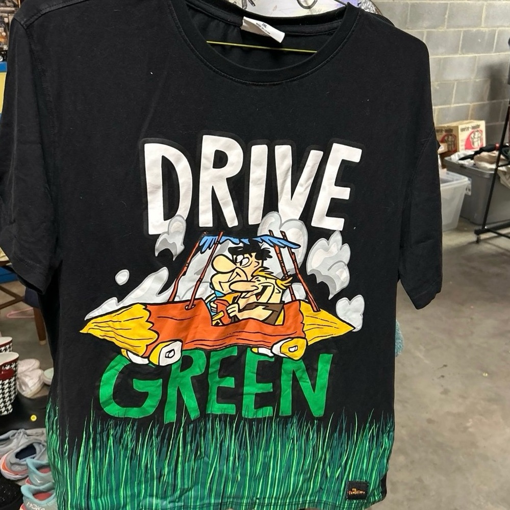 Men’s the flintstones t shirt size 2XL in used condition
